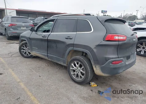 2016 Jeep Cherokee Latitude z USA, uszkodzony, nr VIN 1C4PJLCB0GW208137
